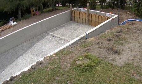 Maçonnerie piscine Saint-Nazaire-Les-Eymes