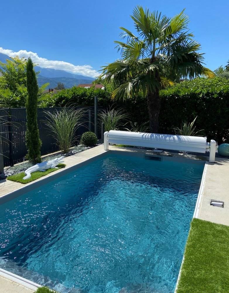 Piscine à Saint-Nazaire-Les-Eymes (1)