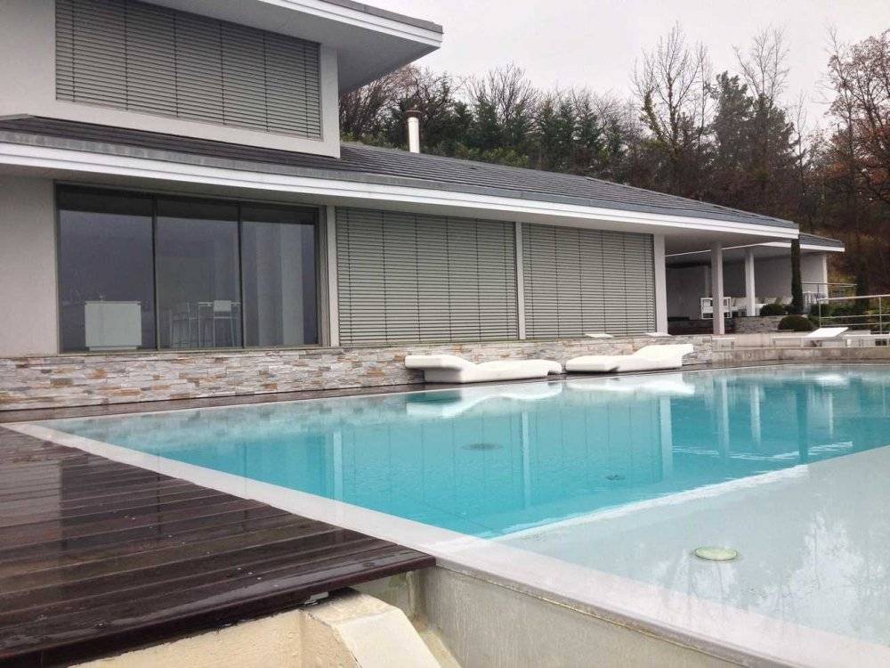 Piscine à Saint-Nazaire-Les-Eymes (3)