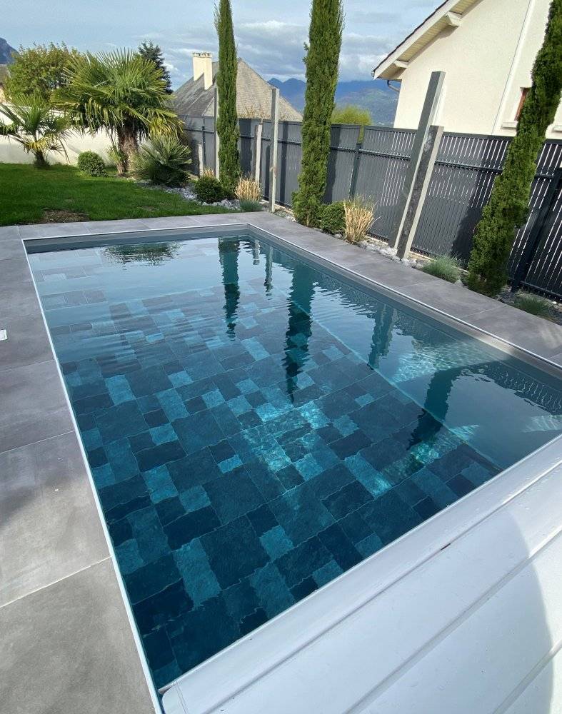 Piscine à Saint-Nazaire-Les-Eymes (8)